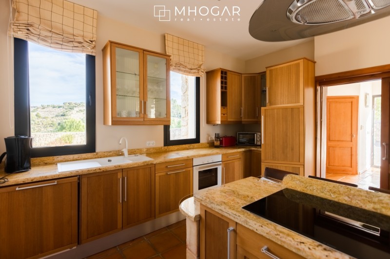Rústica Elegancia - Casa de Campo a la venta en Benissa!